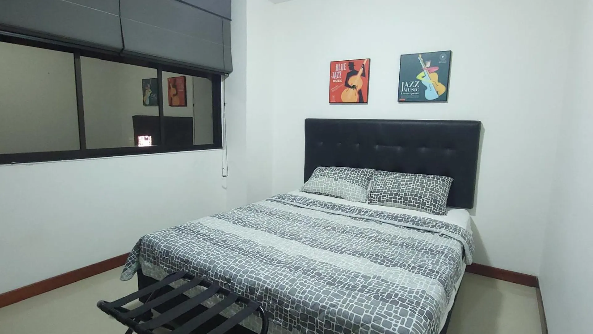 Center City Flats - Apartments In El Poblado Near Park Lleras, Medellin! Медельин