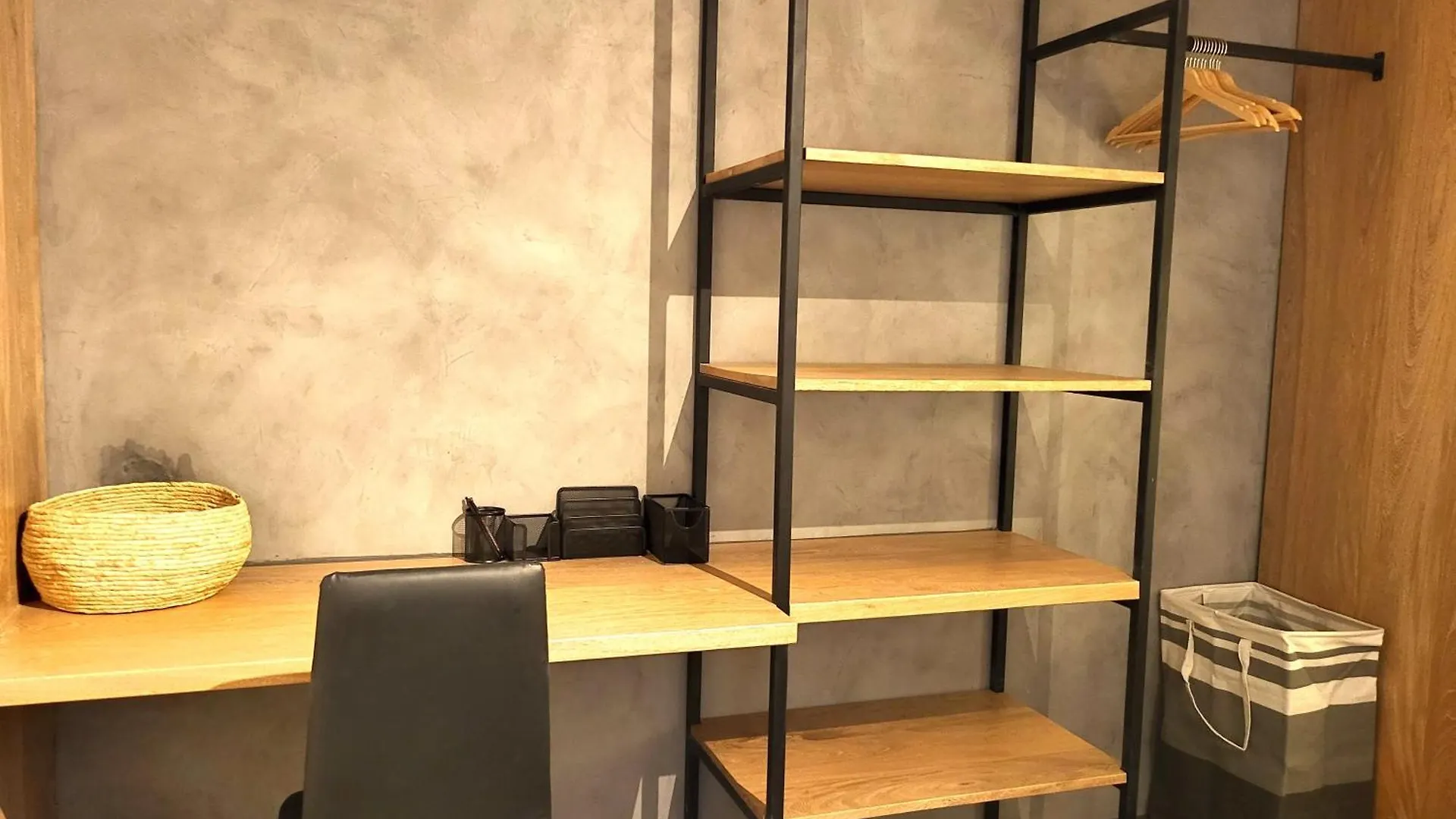 Center City Flats - Apartments In El Poblado Near Park Lleras, Medellin! 0*, Медельин