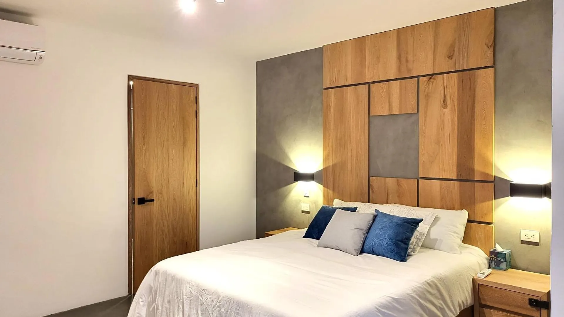 Center City Flats - Apartments In El Poblado Near Park Lleras, Medellin!