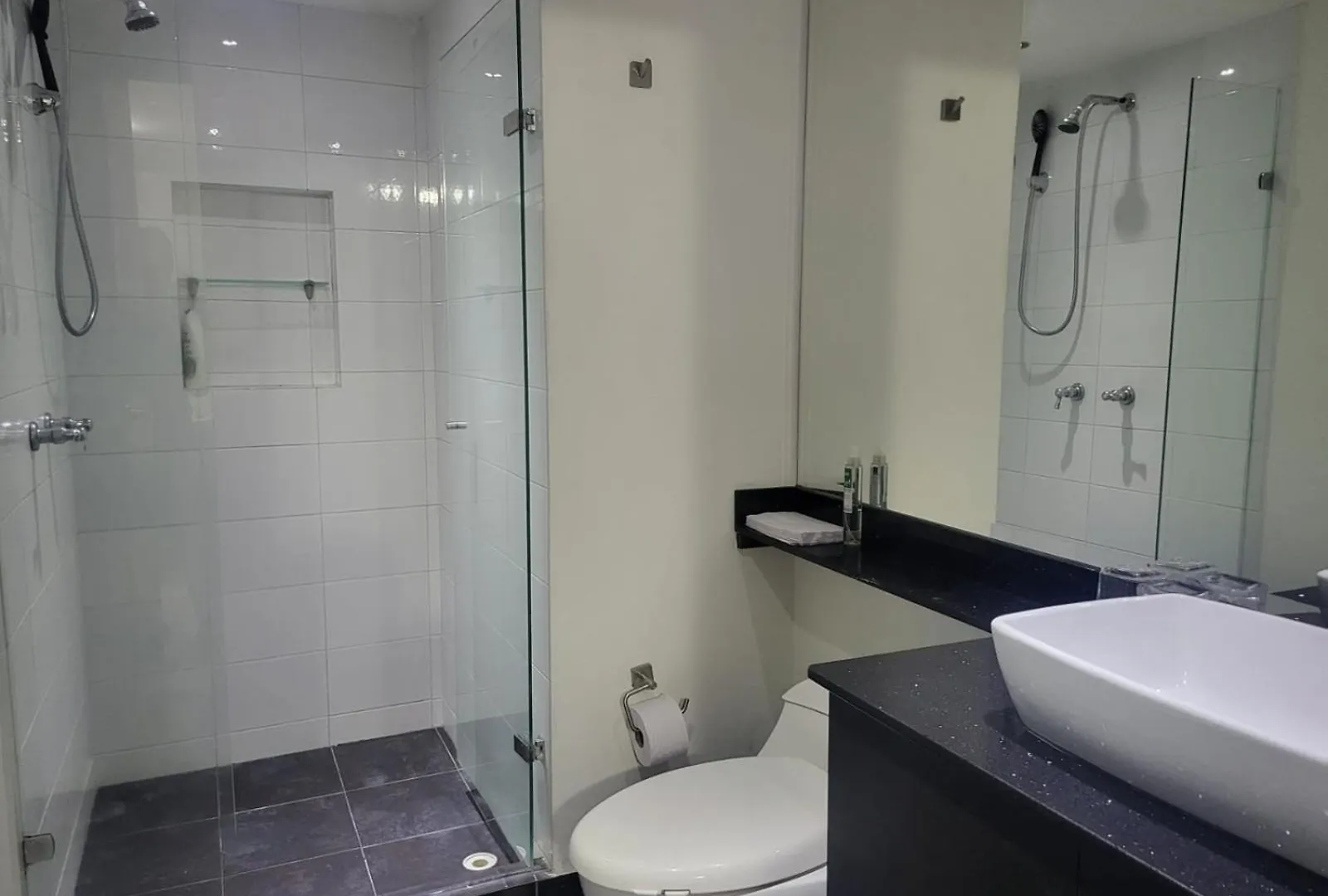 Center City Flats - Apartments In El Poblado Near Park Lleras, Medellin! 0*, Medellin Colombia