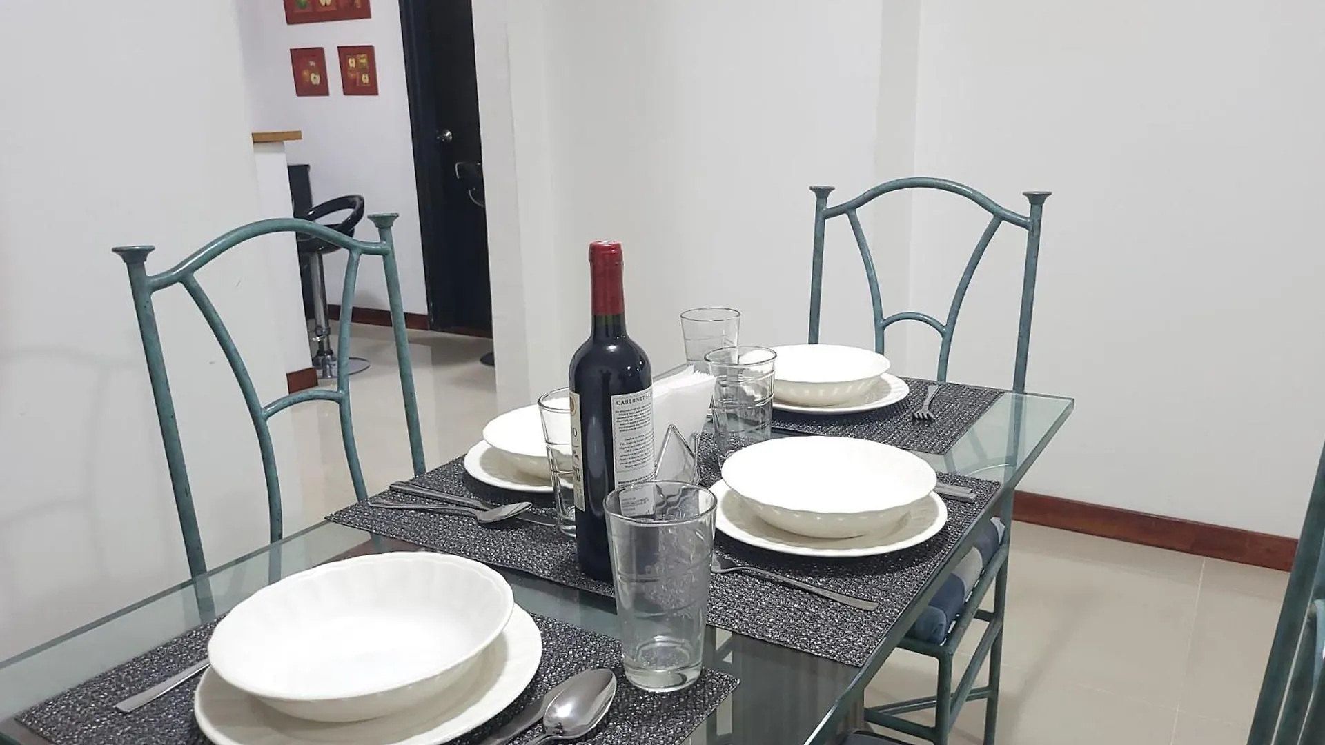 Center City Flats - Apartments In El Poblado Near Park Lleras, Medellin! 0*, Medellin