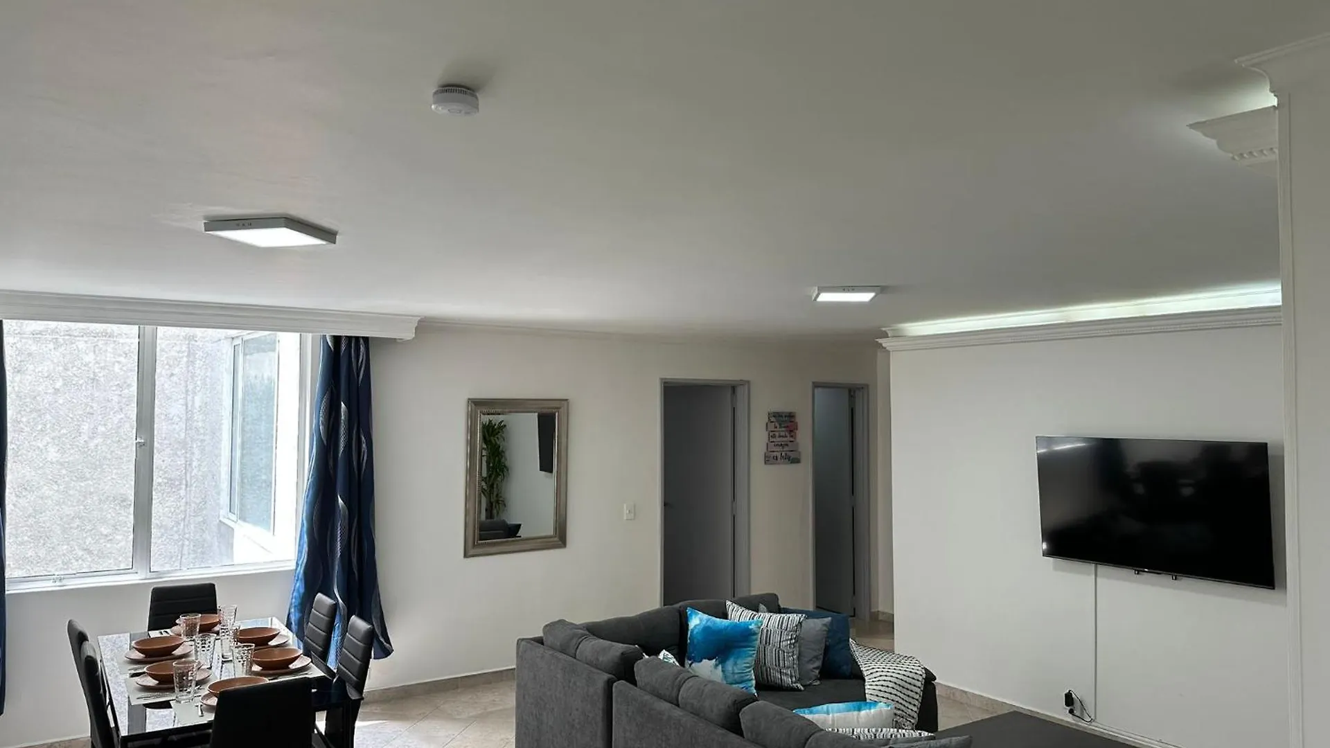 Center City Flats - Apartments In El Poblado Near Park Lleras, Medellin! 0*, Medellin