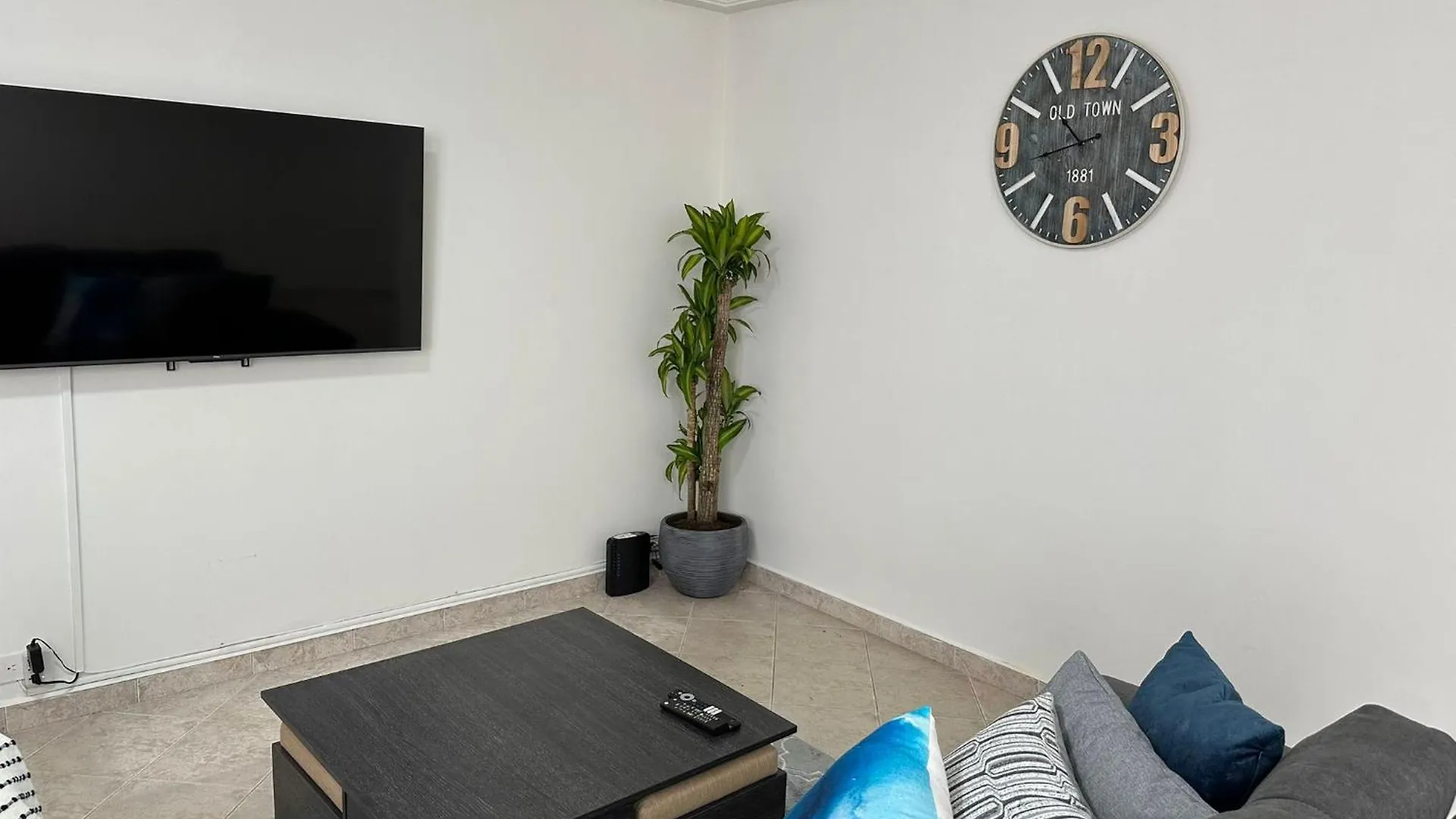Center City Flats - Apartments In El Poblado Near Park Lleras, Medellin!