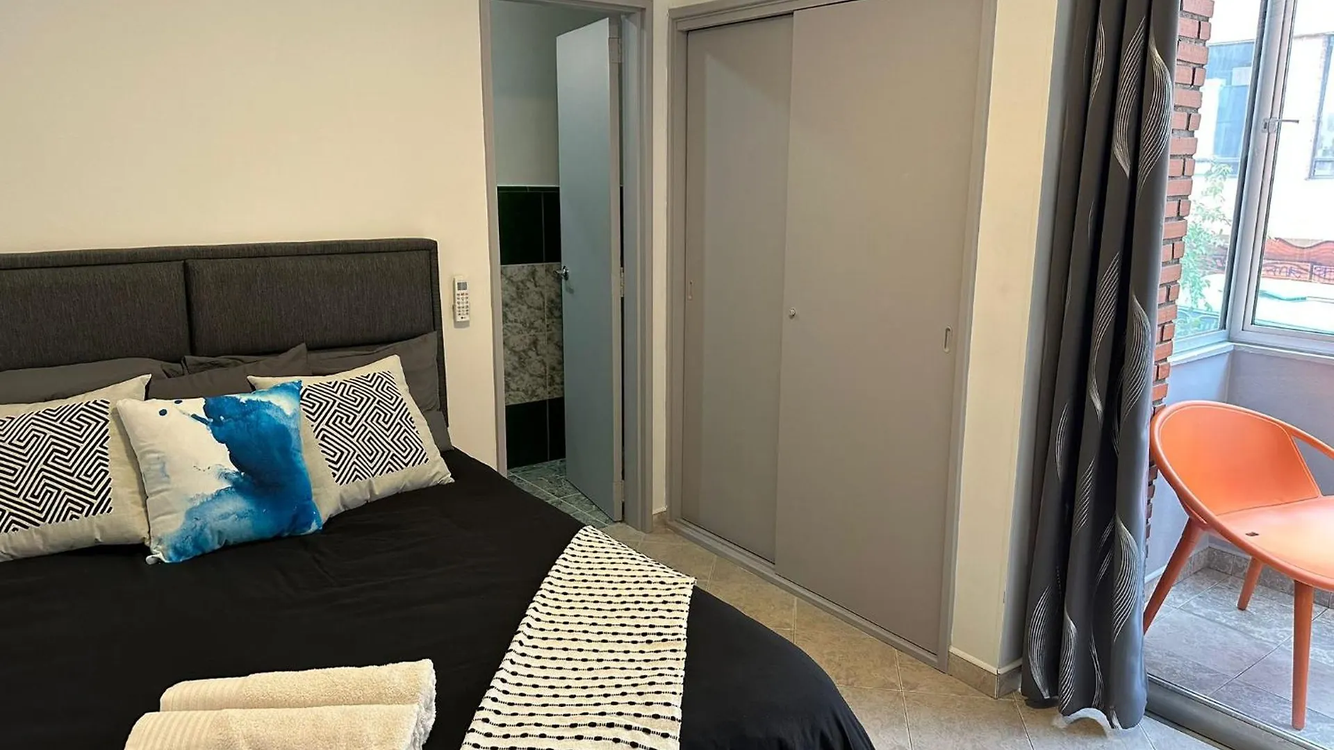 Center City Flats - Apartments In El Poblado Near Park Lleras, Medellin!
