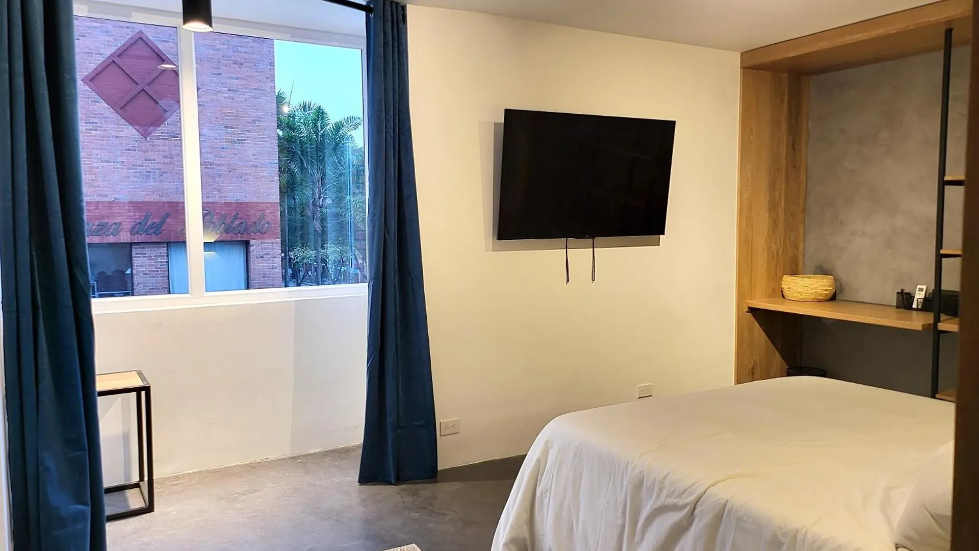 Center City Flats - Apartments In El Poblado Near Park Lleras, Medellin! 0*, Medellin Colombia