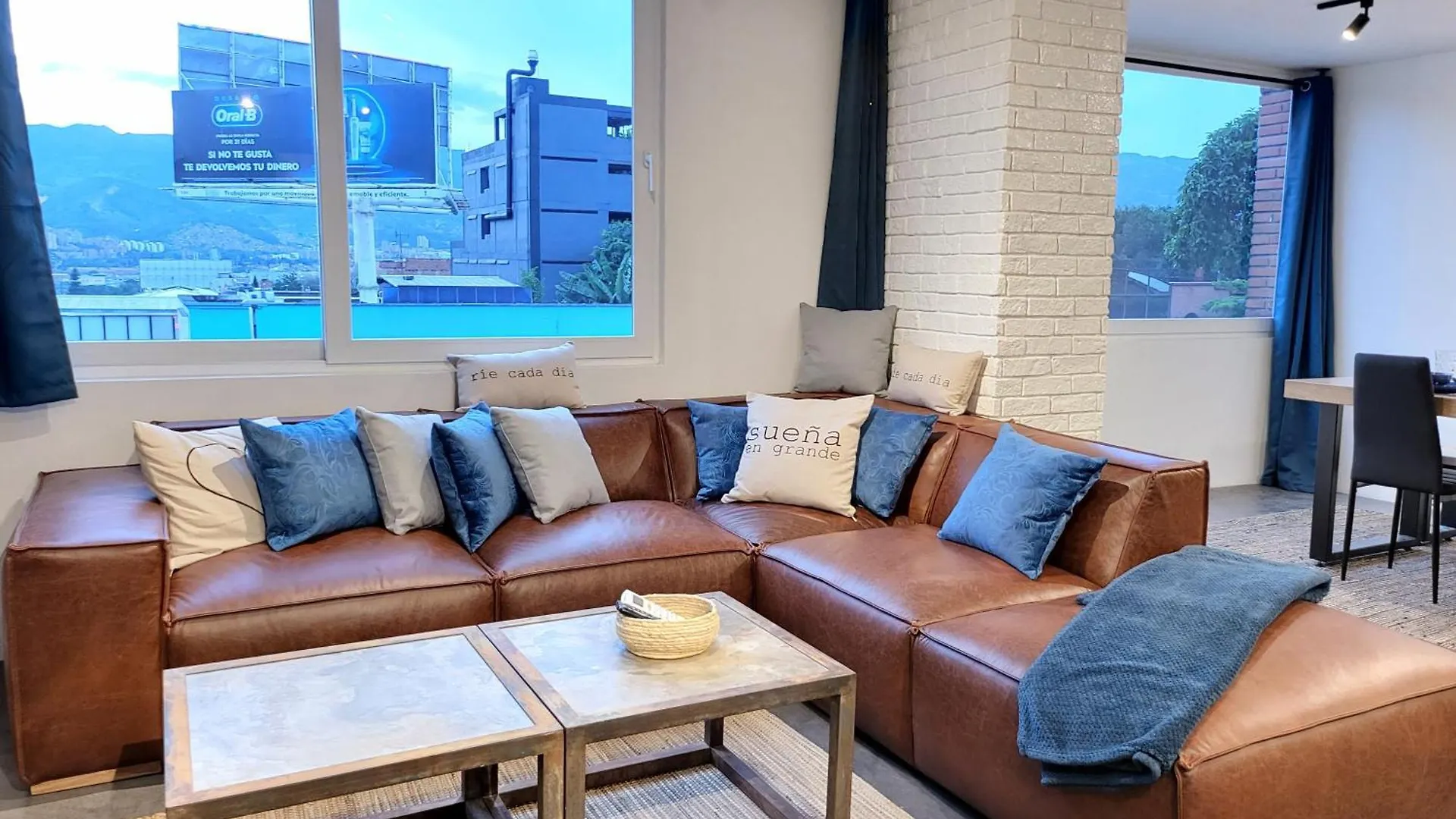 Center City Flats - Apartments In El Poblado Near Park Lleras, Medellin! 0*, Medellin